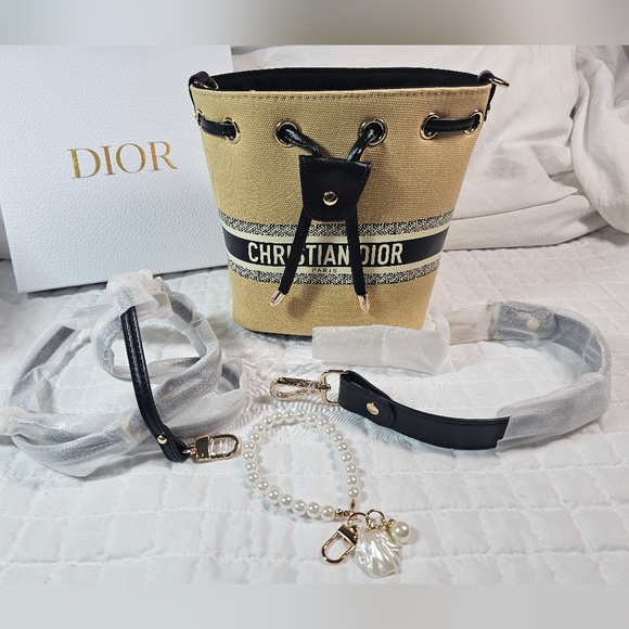 Dior Beautè VIP Crossbody Shoulder Bag NIB With All Accessories - Picture 3 of 16